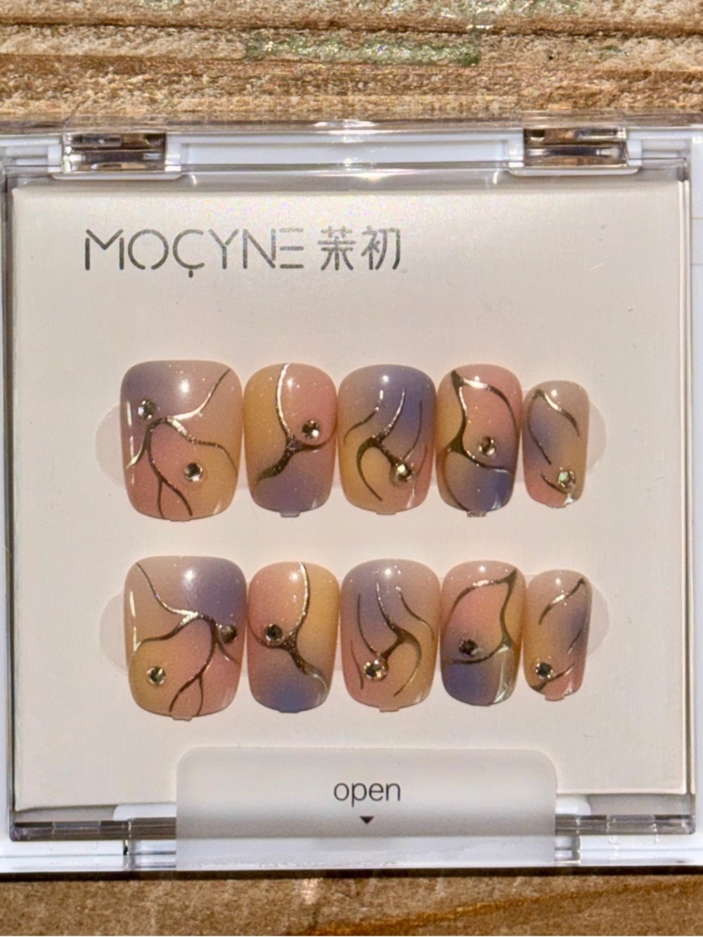 5 for $25 - MOCYNE Gradient Press-On Nails with Gold Accents